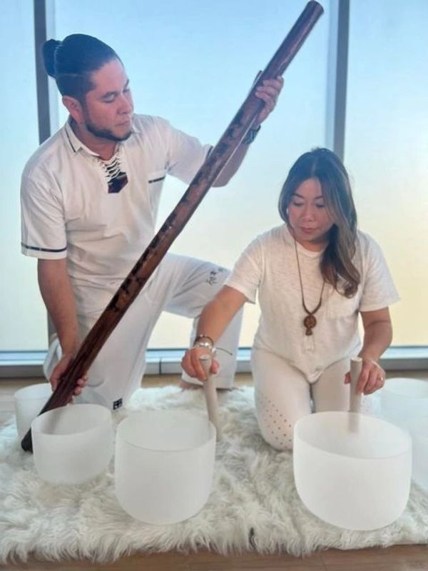 Sound healing session with didgeridoo and crystal singing bowls